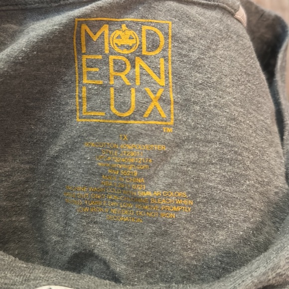 Women’s Halloween t-shirt size 1X - Picture 3 of 3